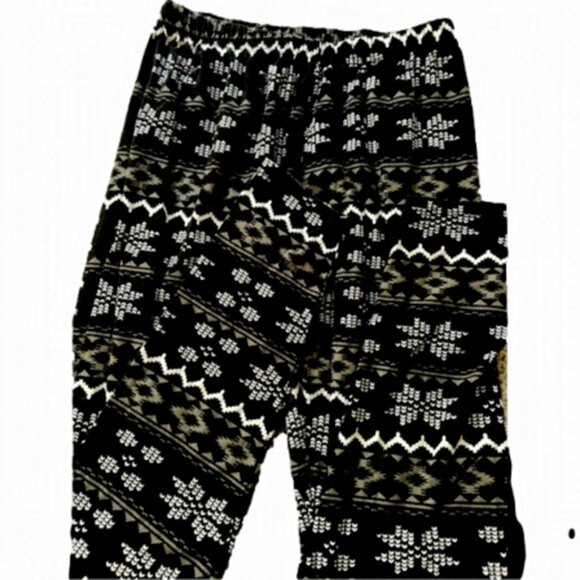 SIZE 1X Plus Ladys Festive Winter Snowflay Leggings - Picture 1 of 1